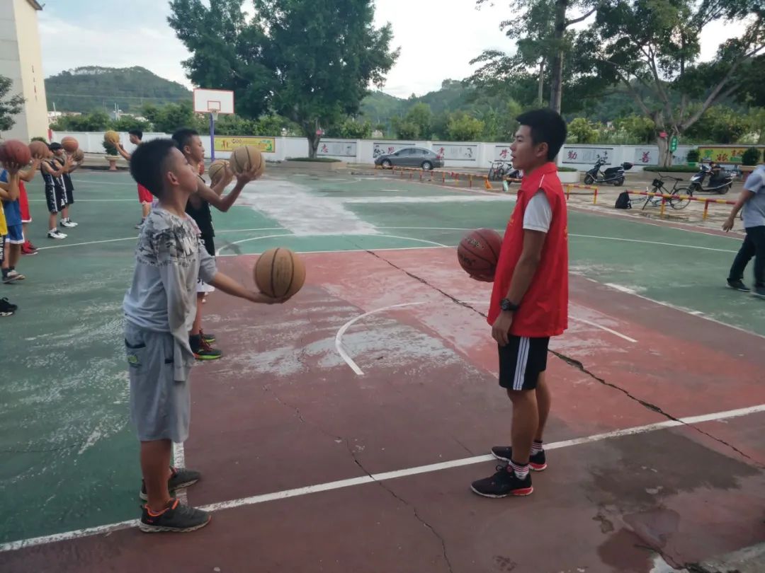 路人篮球百家号_路人篮球视频_路人打篮球技巧是什么意思