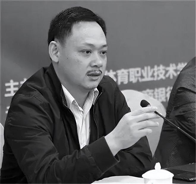 心脏举重冠军叫什么_举重运动员心脏_举重冠军心脏