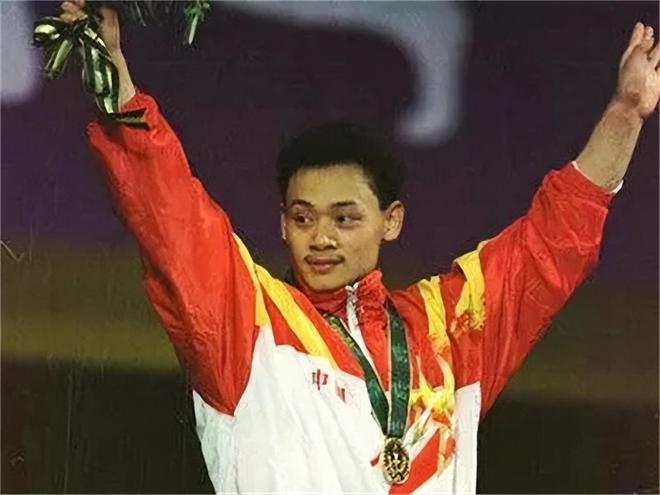心脏举重冠军叫什么_举重冠军心脏_举重运动员心脏