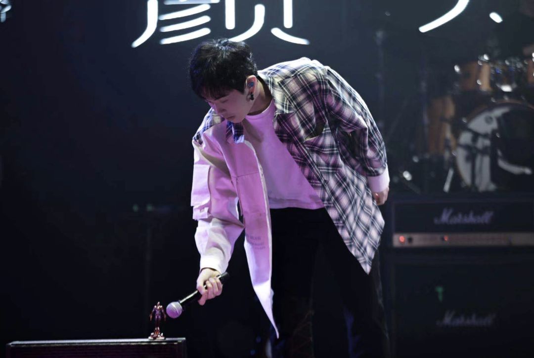 上课偷吃生活小技巧视频_上课如何偷吃_上课偷吃小妙招视频