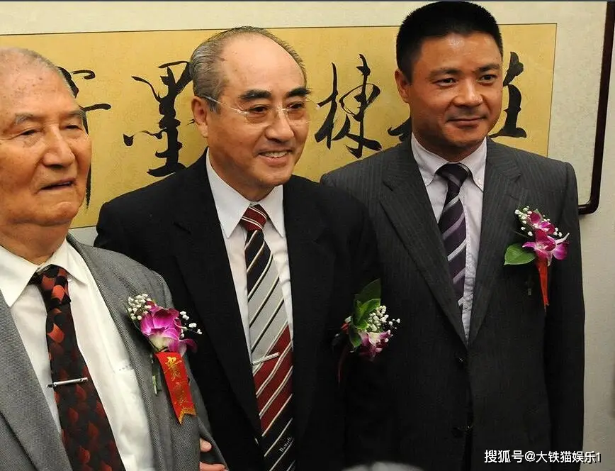 篮球金牌含金量_篮球队冠军可以拿几面金牌_篮球金牌是一人一块吗