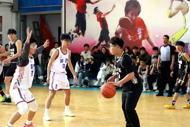 运城学校篮球赛冠军_运城市篮球比赛_运城篮球队